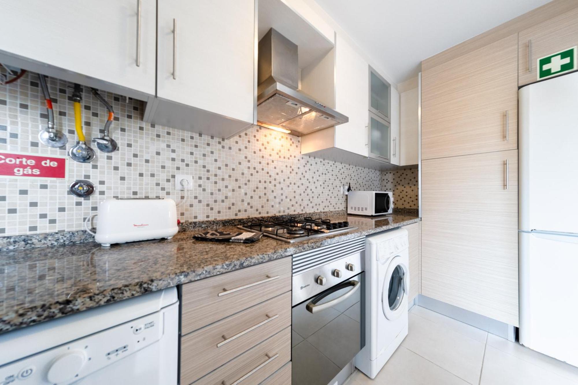 Paradise Apartments บาเลียล ภายนอก รูปภาพ