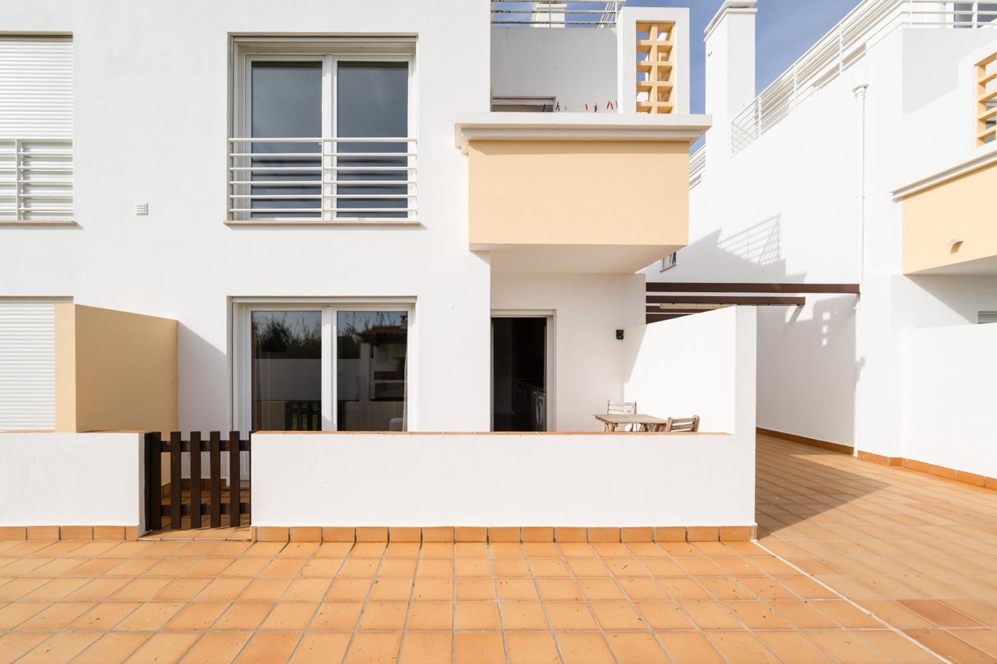 Paradise Apartments บาเลียล ภายนอก รูปภาพ